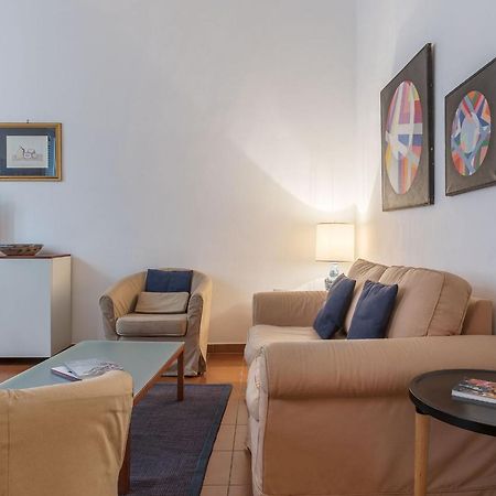 History And Modernity Meet By Fromhometorome Extérieur photo