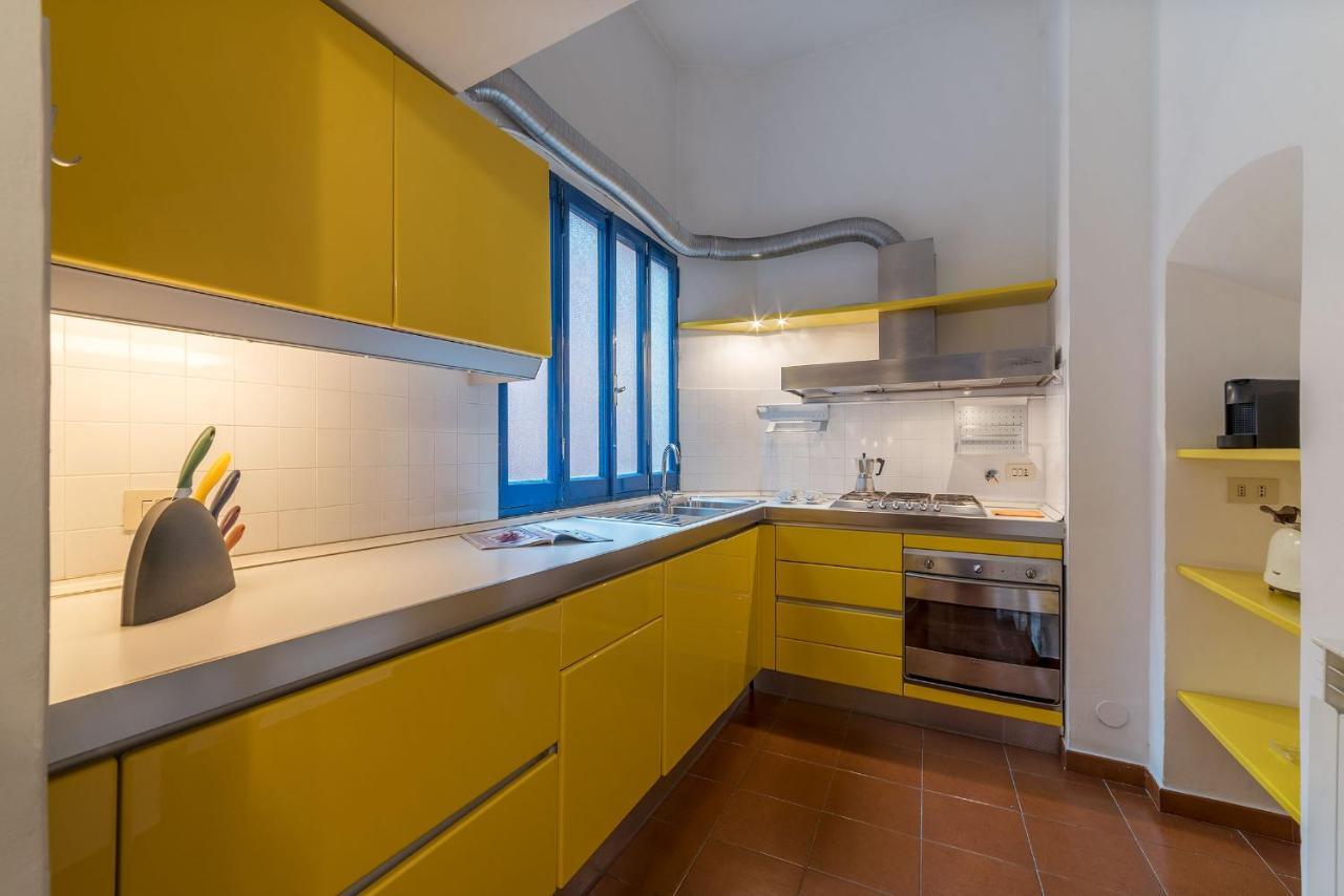 History And Modernity Meet By Fromhometorome Extérieur photo