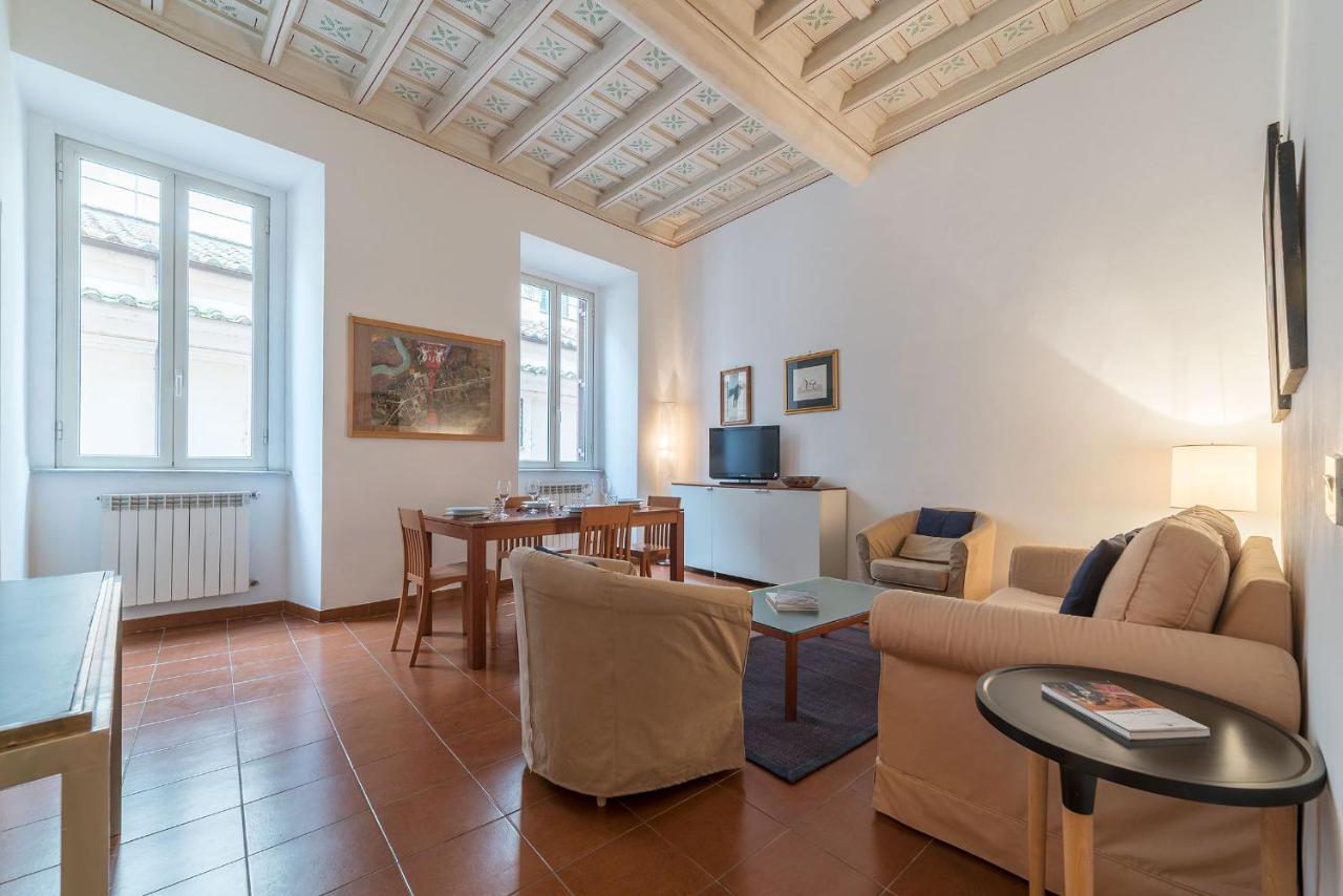 History And Modernity Meet By Fromhometorome Extérieur photo
