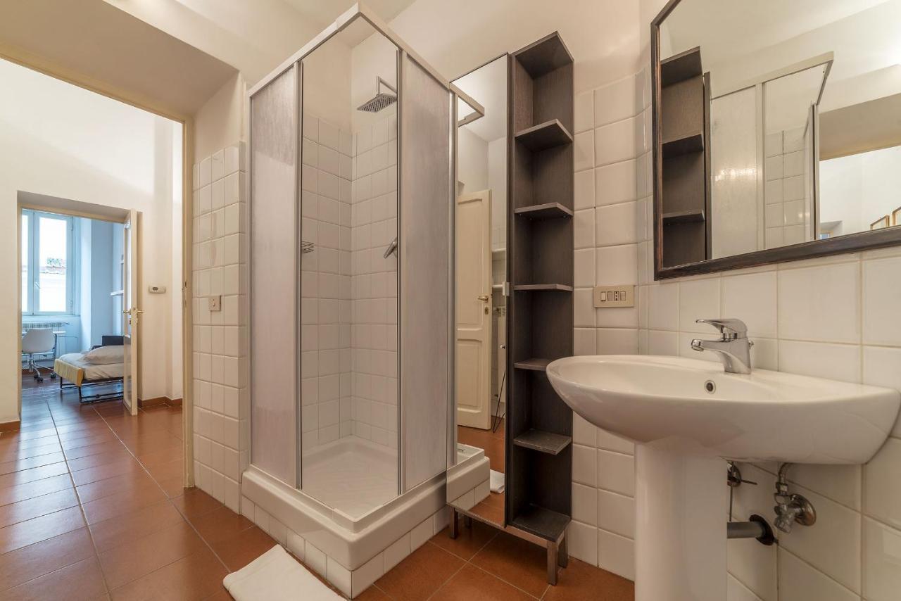 History And Modernity Meet By Fromhometorome Extérieur photo