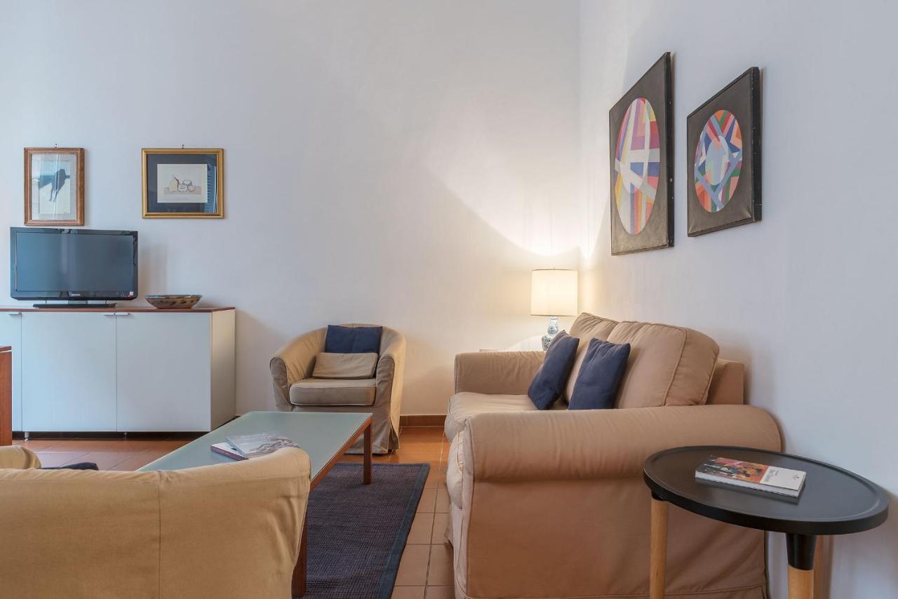 History And Modernity Meet By Fromhometorome Extérieur photo