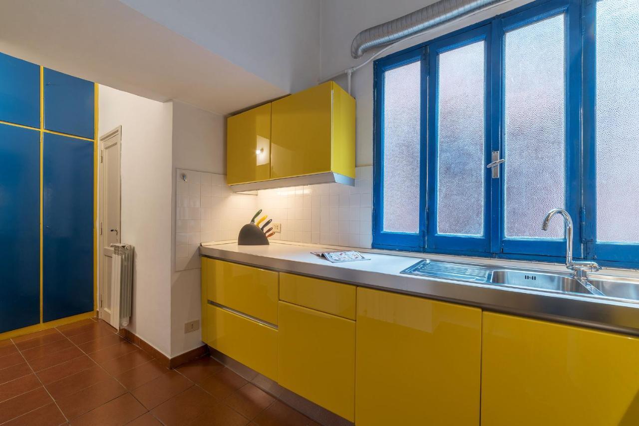 History And Modernity Meet By Fromhometorome Extérieur photo