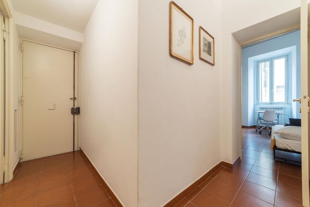 History And Modernity Meet By Fromhometorome Extérieur photo