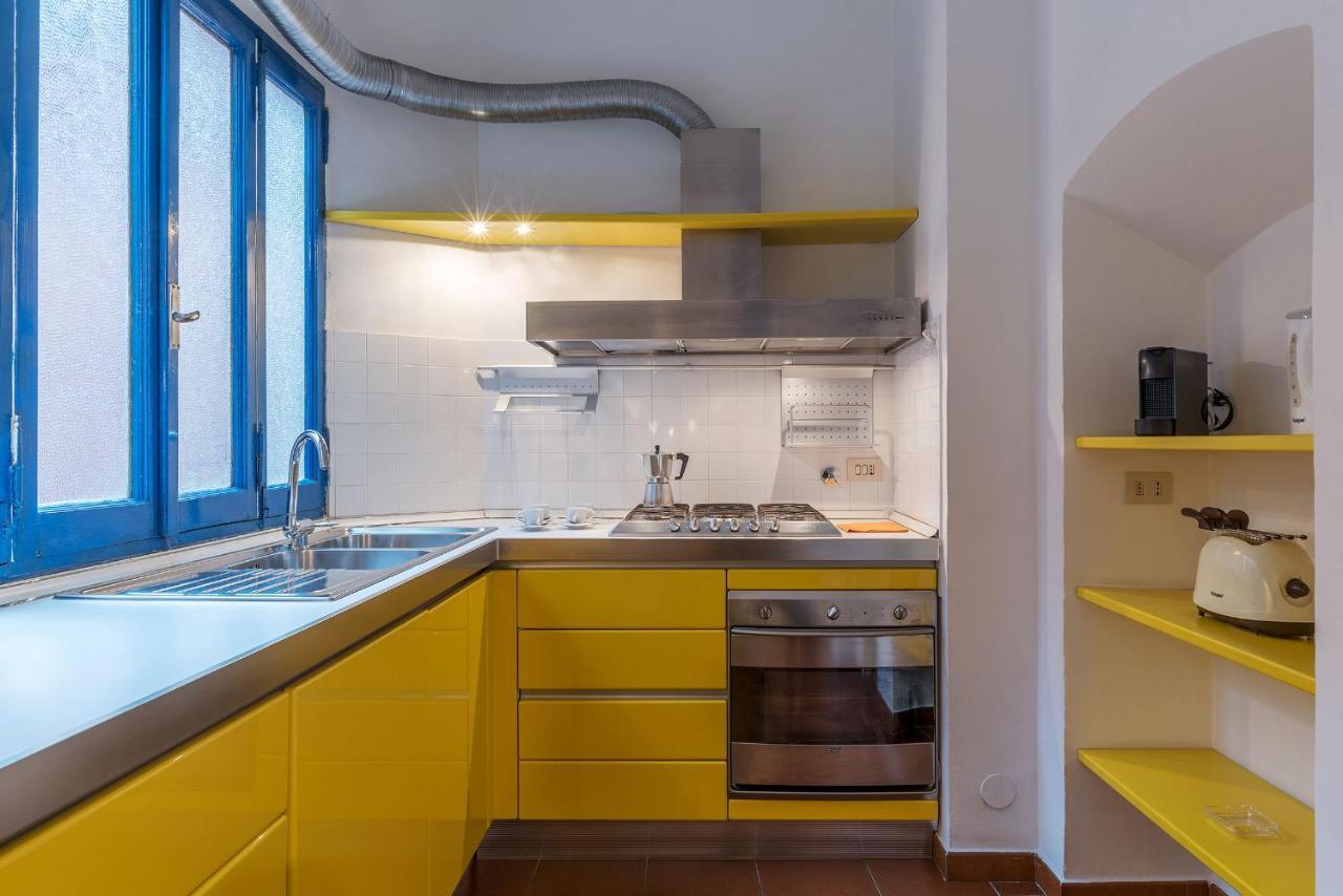 History And Modernity Meet By Fromhometorome Extérieur photo