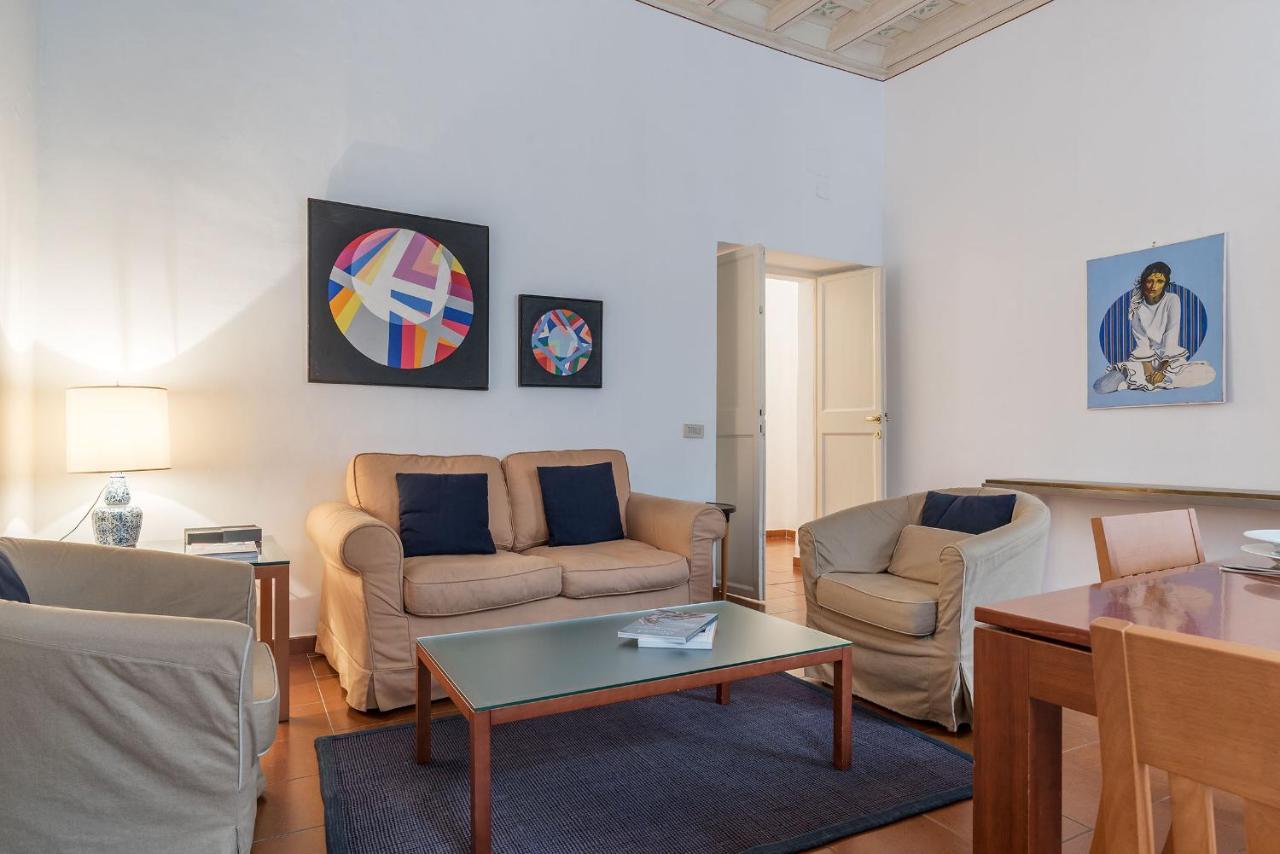 History And Modernity Meet By Fromhometorome Extérieur photo